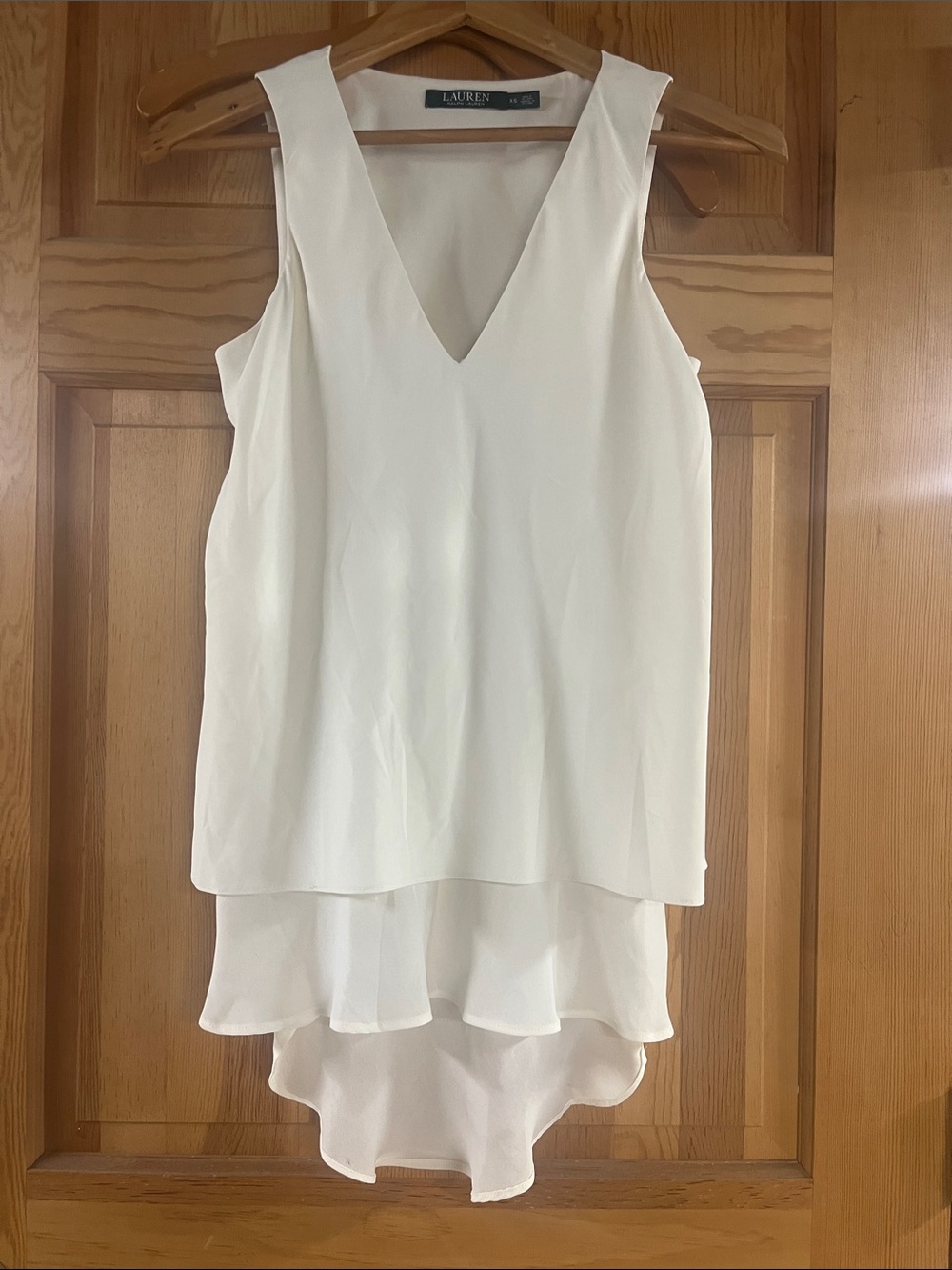 White High-Low V-Neck Sleeveless Shirt
